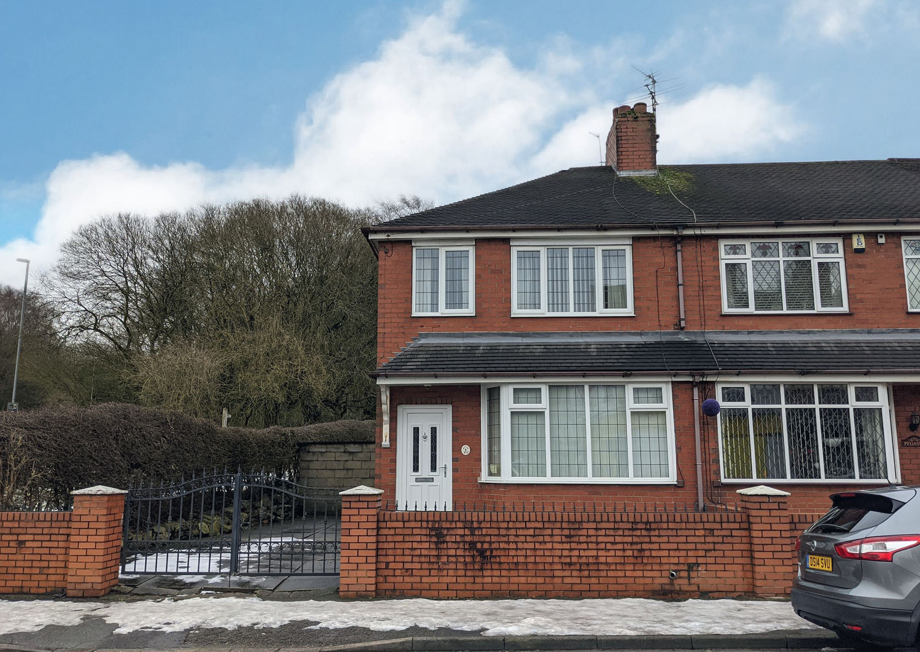 Bargains Across StokeonTrent To Go To Auction Bond Wolfe Auctions